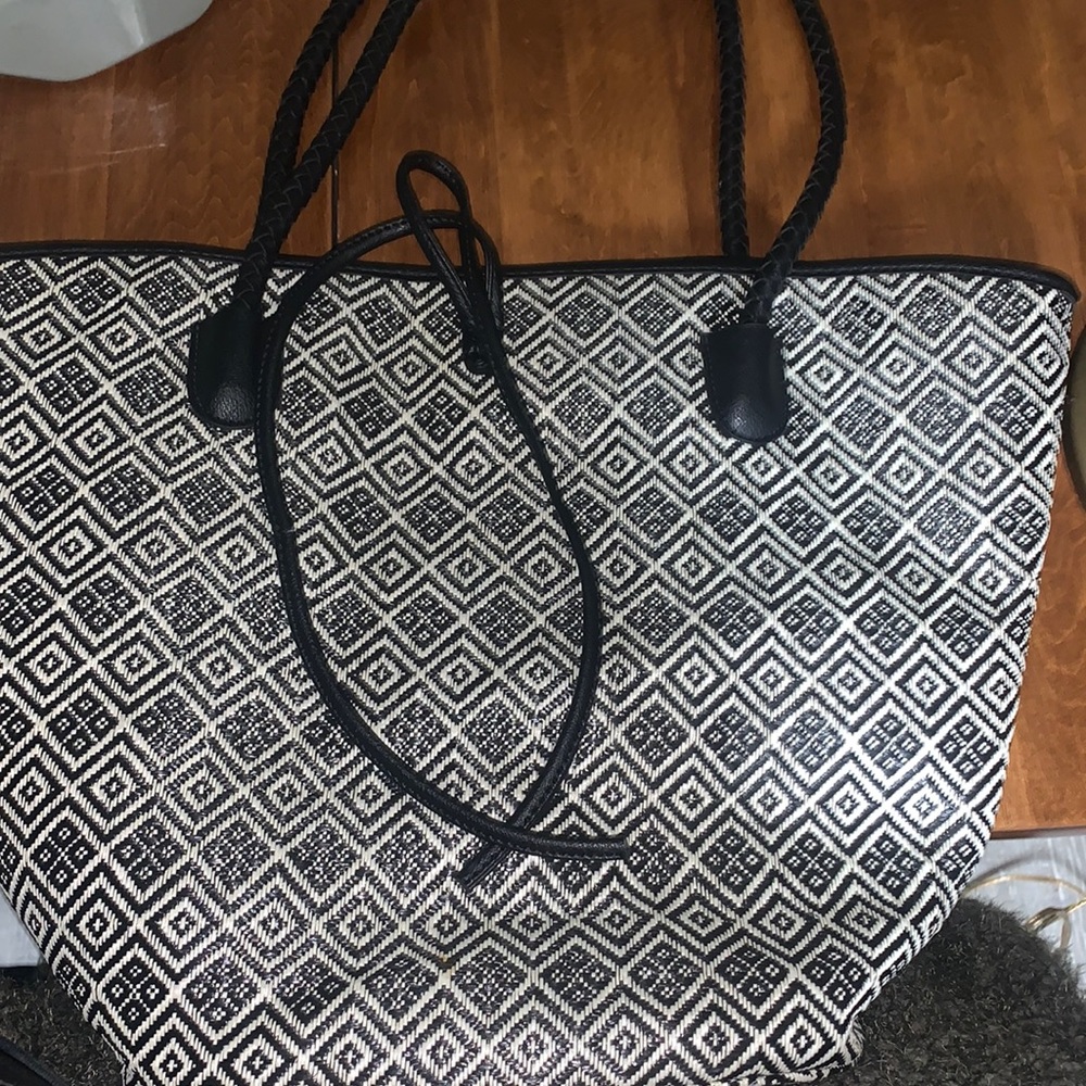 ONE DAY SALE! NEIMAN MARCUS **BEST BEACH BAG -Tote